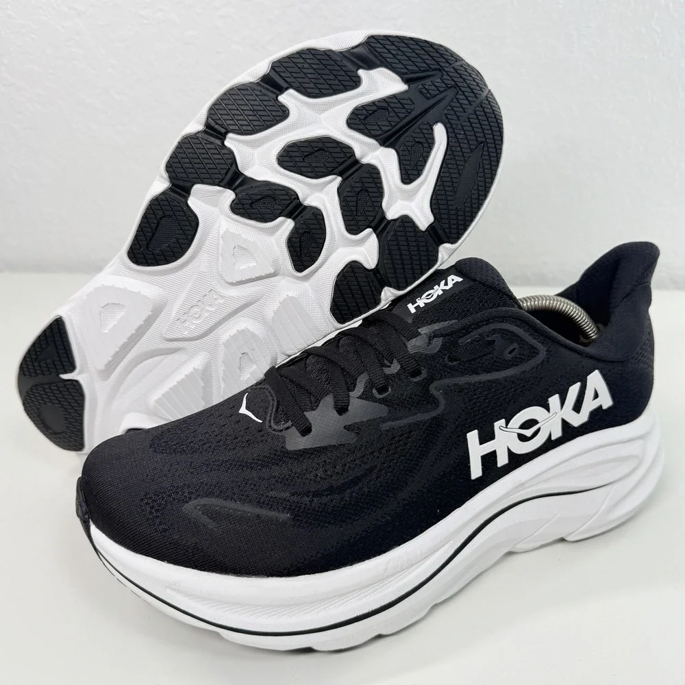 Hoka Clifton 10 X-Wide Womens Size 9 2E 1162052 BWHT Black/White New Without Box